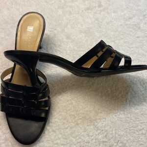 Carole Little Leather Slip-on Sandal 2” Block Kitten Heel Black Size 7M